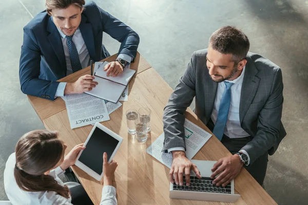 Perspectives Stratégiques d'Experts d'Élite